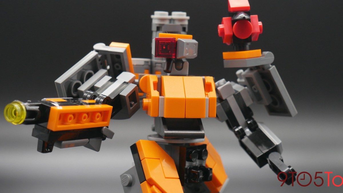 LEGO Overwatch Bastion Action Pose