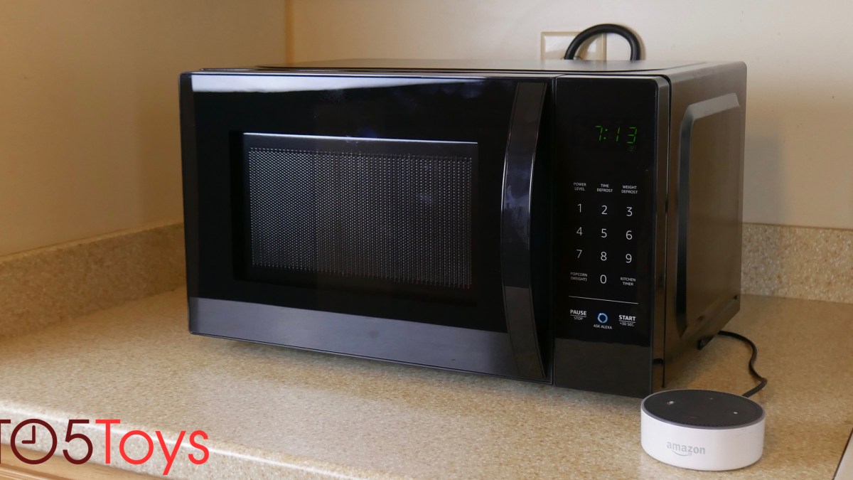 AmazonBasics Microwave review lead