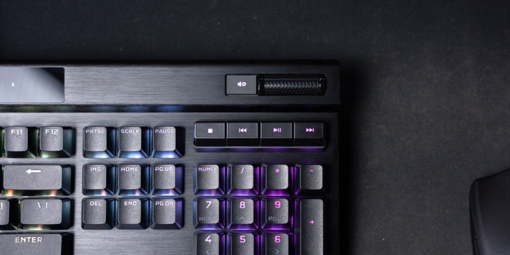 corsair-k70-rgb-pro-media-keys