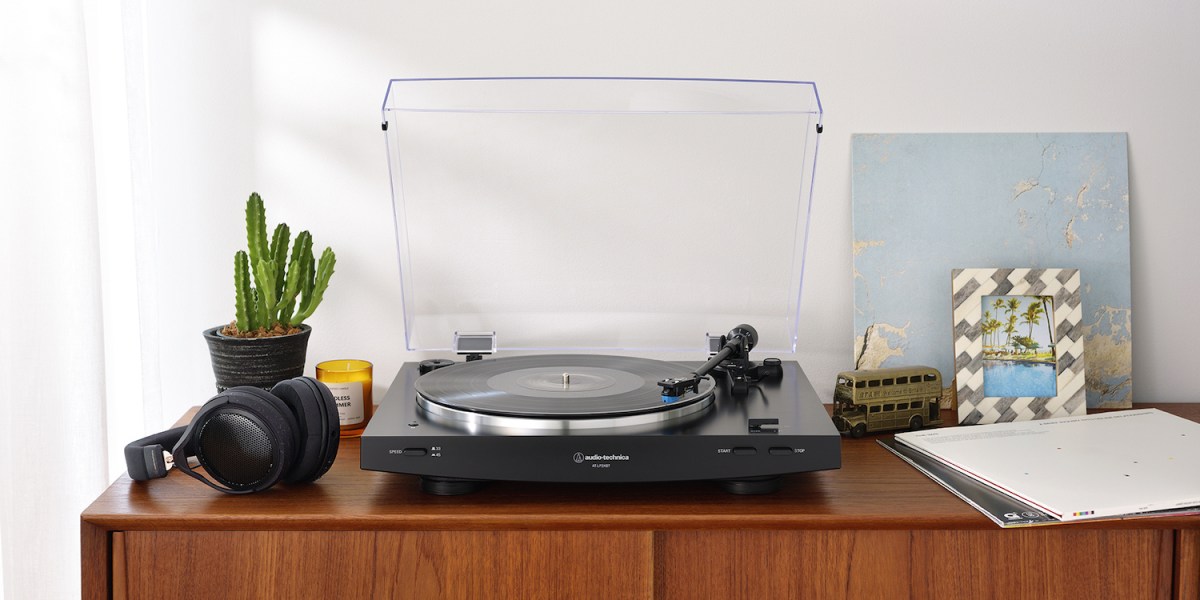 Audio-Technica AT-LP3XBT turntable