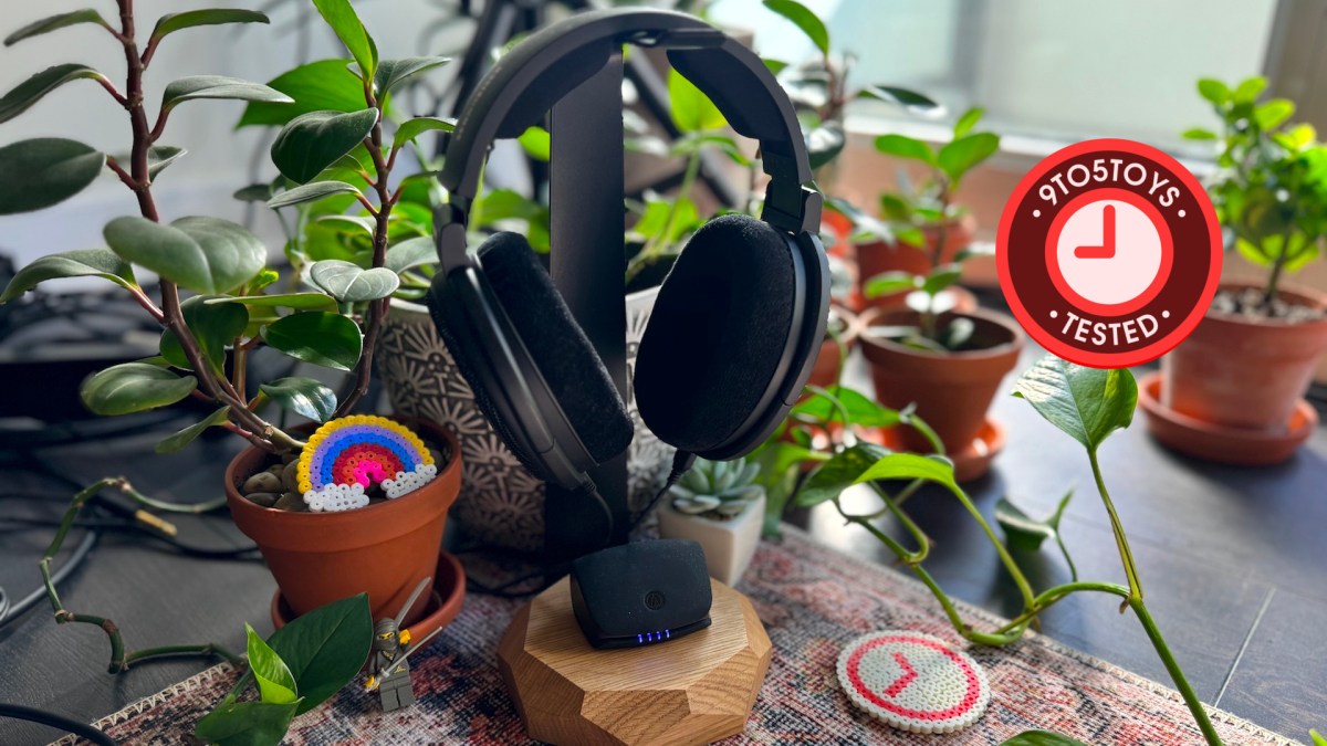 Oakywood 2-in-1 Headphone Charging Stand