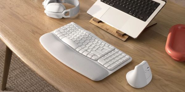 Image showing Logitech's Wave Keys for Mac on a desk.