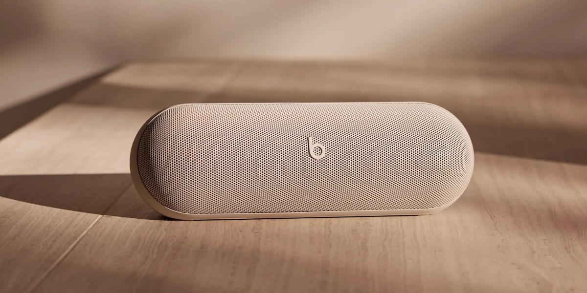 Beats Pill x Kim Kardashian gray copy