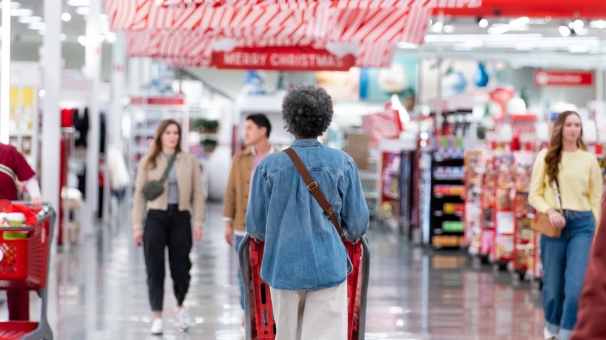 Stores open Christmas Eve 2024